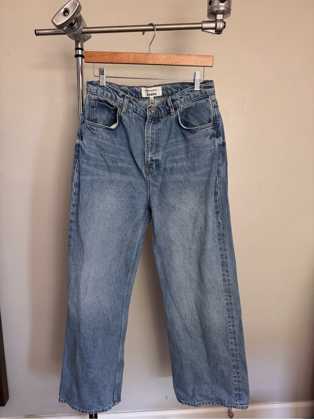 REFORMATION: Wilder High Rise Wide Leg Cropped Jean in Dillon (Size 30)